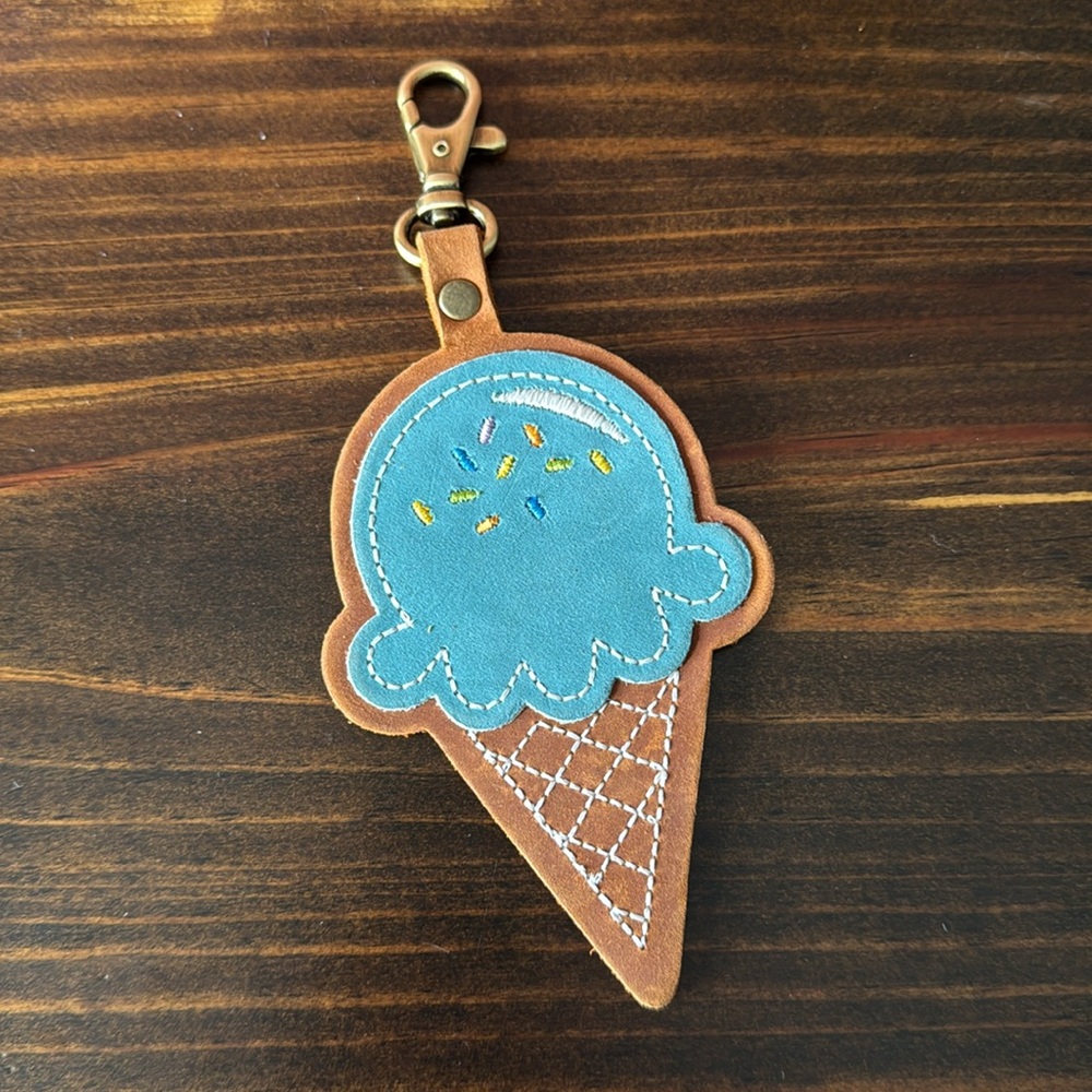 NEW Portland Leather Scoops Keychain in Happy Teal